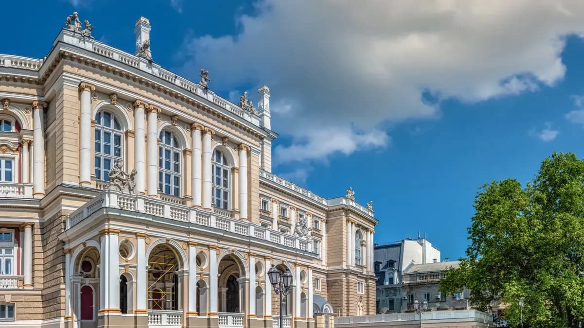 Екскурсія на дах Одеського оперного театру